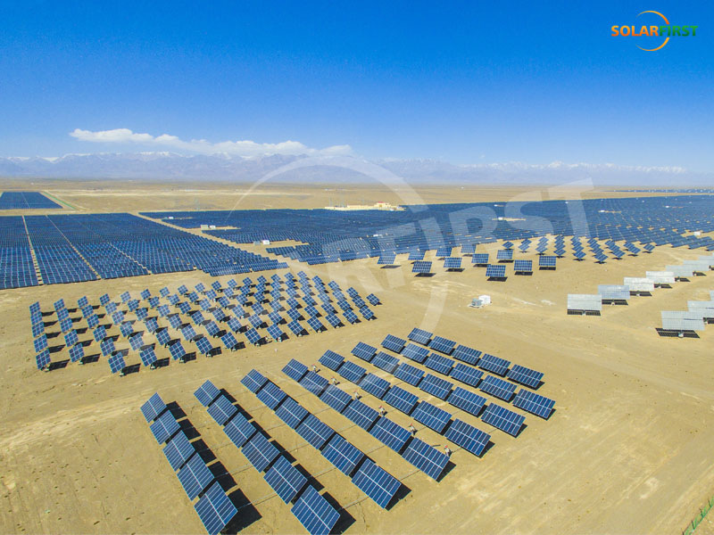 Proyecto de seguimiento de un solo eje con enlace plano de 150 kW en Xinjiang Hami