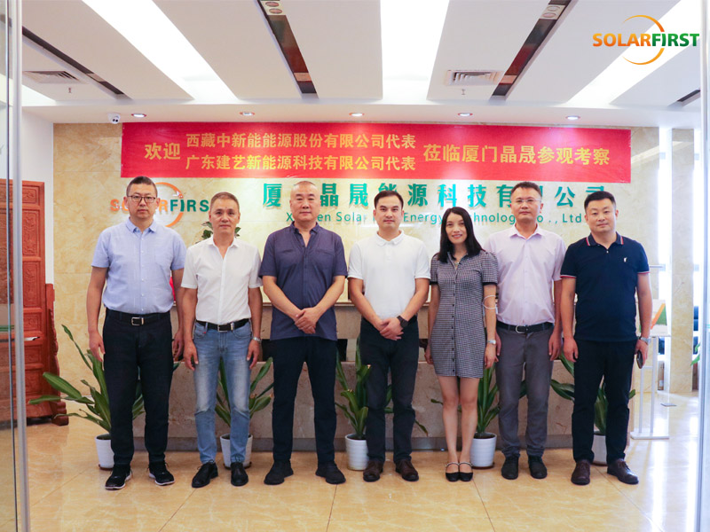 Guangdong Jianyi New Energy y Tibet Zhong Xin Neng visitaron el Grupo SolFirsTech