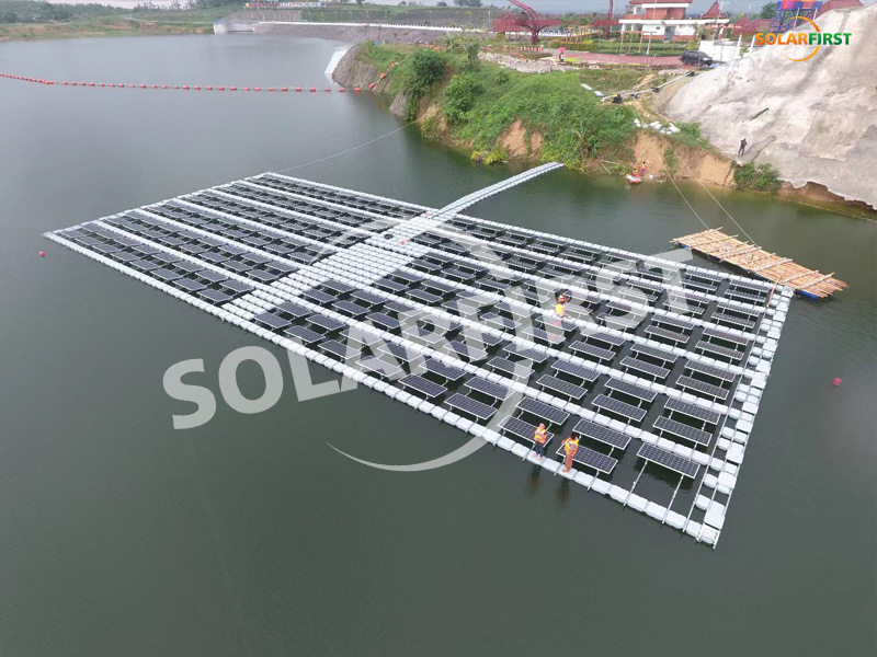 Finaliza el primer proyecto de montaje flotante del Grupo SolFirsTech en Indonesia