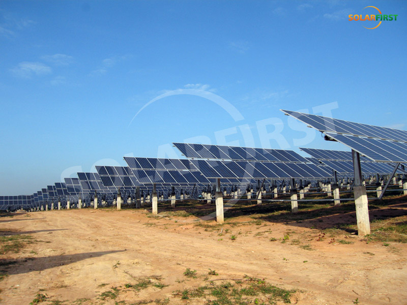Proyecto de seguimiento de un solo eje plano de 120 MW en Tailandia