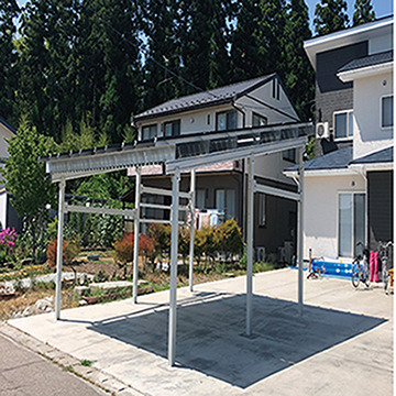 Proyecto de cochera solar de 640 kW (6,4 kW x 100 unidades) en Japón, 2020