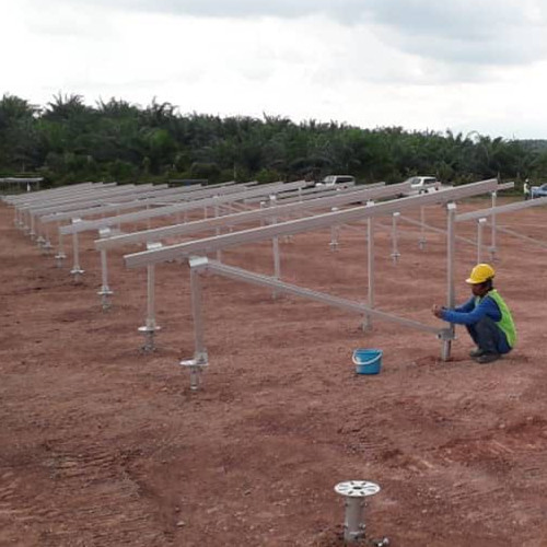 Proyecto de instalación de sistemas solares sobre pilotes de tornillo de 45 MWp en Malasia (2020)