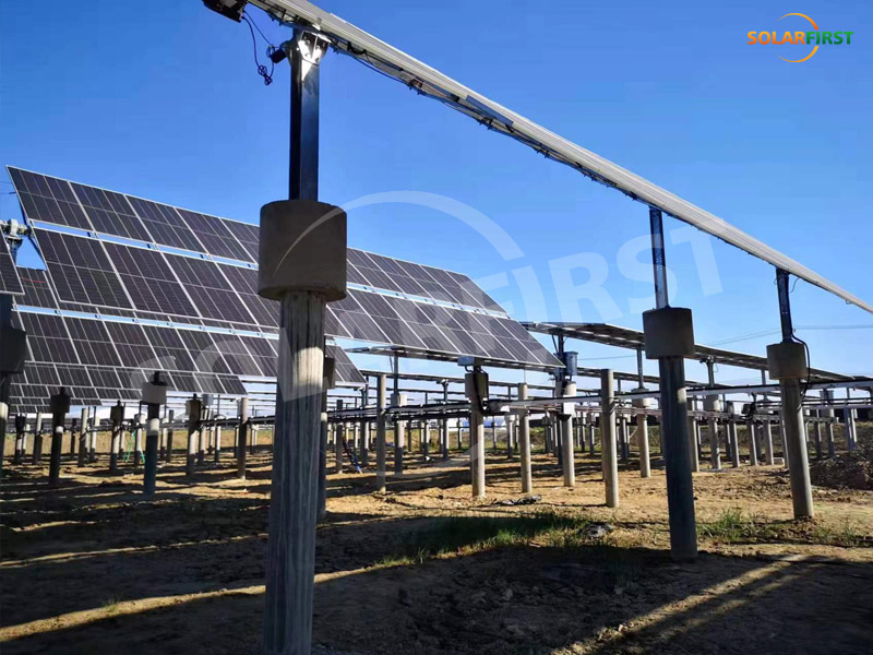 Proyecto de seguimiento de un solo eje plano de 2 MWp en Tailandia