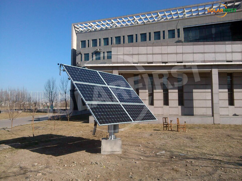 Proyecto de seguimiento de dos ejes de 1,8 kW de la Universidad de Comercio de Tianjin