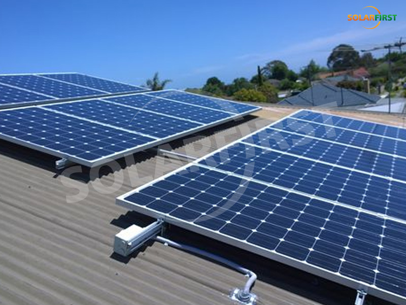 Diferentes tipos de sistemas de montaje de techos solares